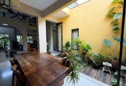 Cambridge Road (D8), Terrace #533148931